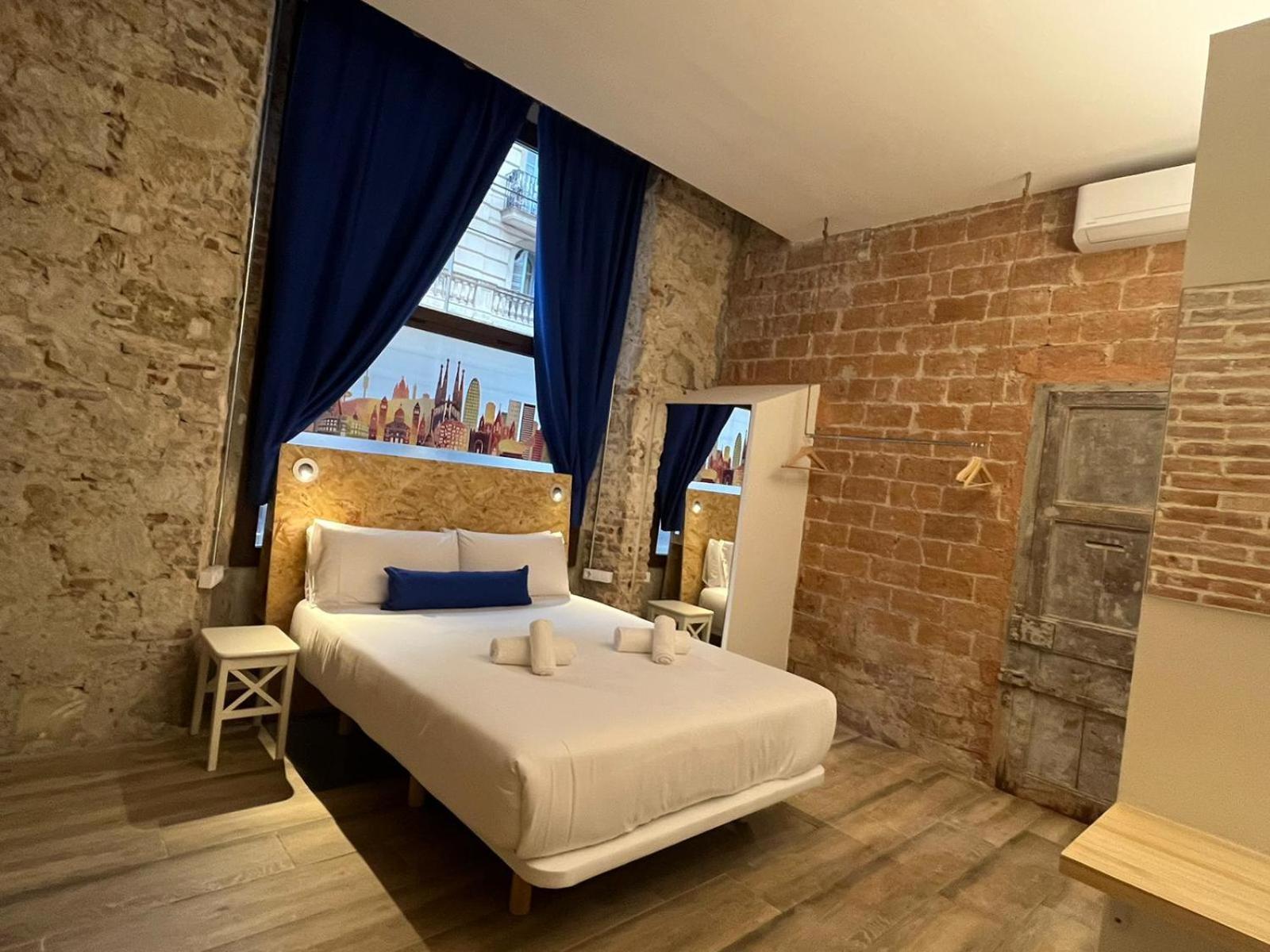 Happy People Plaza Espana Apartments Barcelona Bagian luar foto