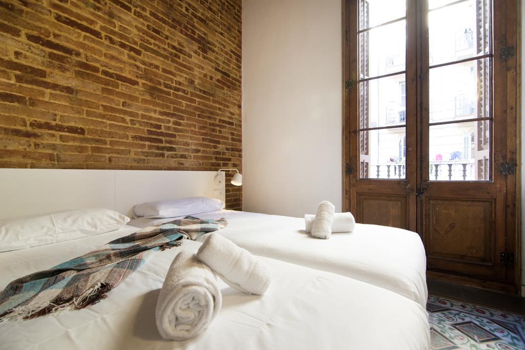 Happy People Plaza Espana Apartments Barcelona Bagian luar foto