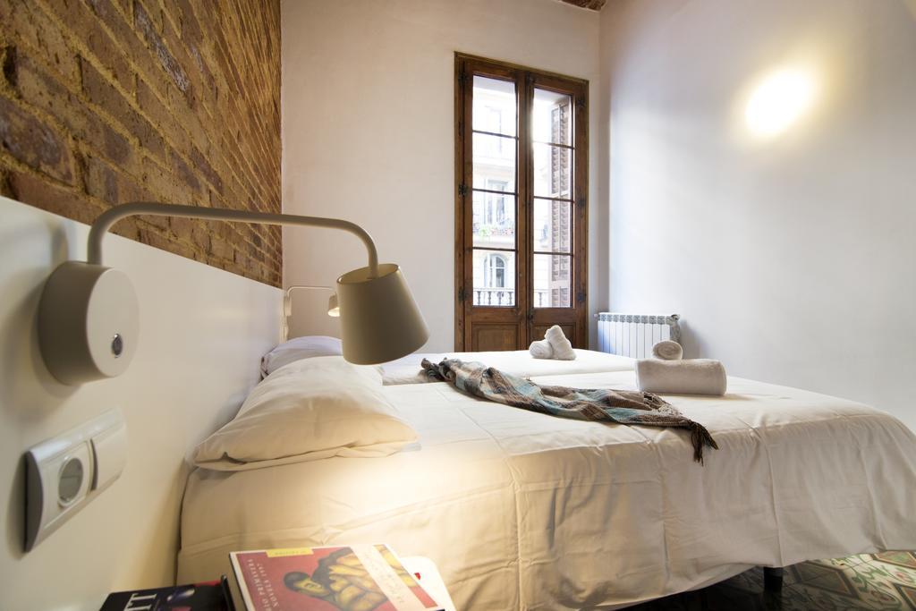 Happy People Plaza Espana Apartments Barcelona Bagian luar foto