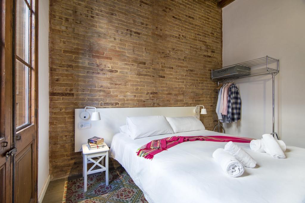 Happy People Plaza Espana Apartments Barcelona Bagian luar foto