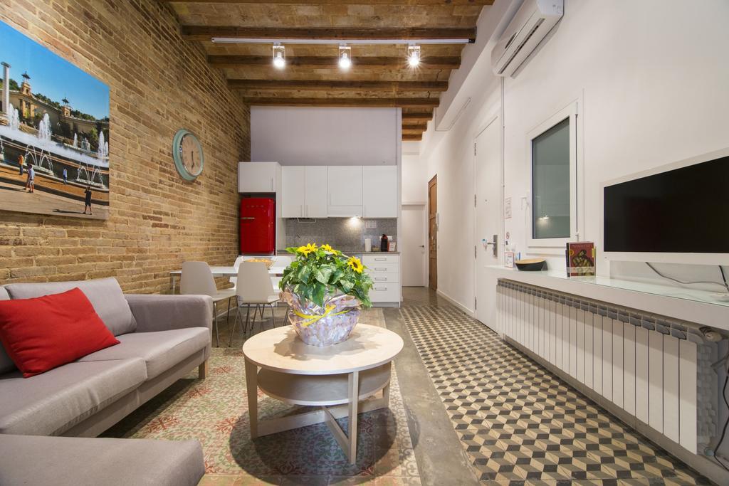 Happy People Plaza Espana Apartments Barcelona Bagian luar foto