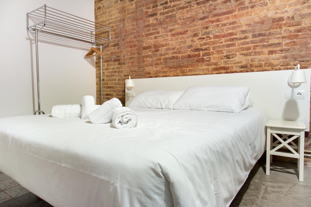 Happy People Plaza Espana Apartments Barcelona Bagian luar foto